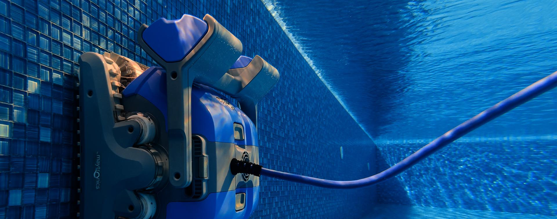 Mejores limpiafondos eléctricos y manuales para la piscina - Blog
