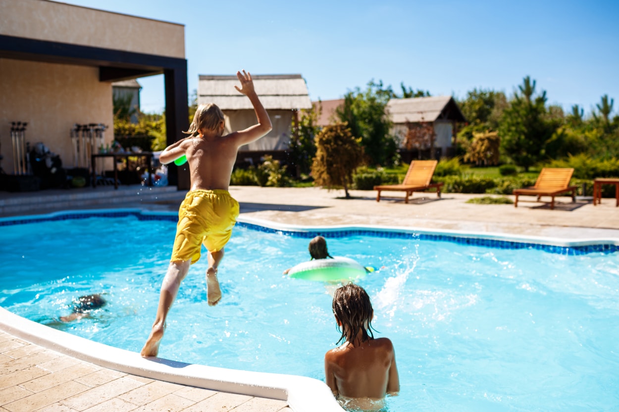 piscina sin algas